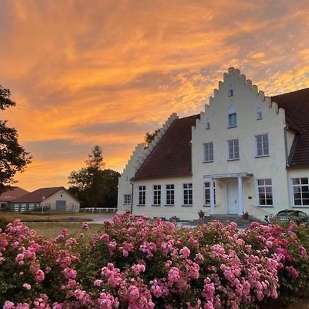 Boutique Hotel Gut Tribbevitz Neuenkirchen auf Rugen Экстерьер фото